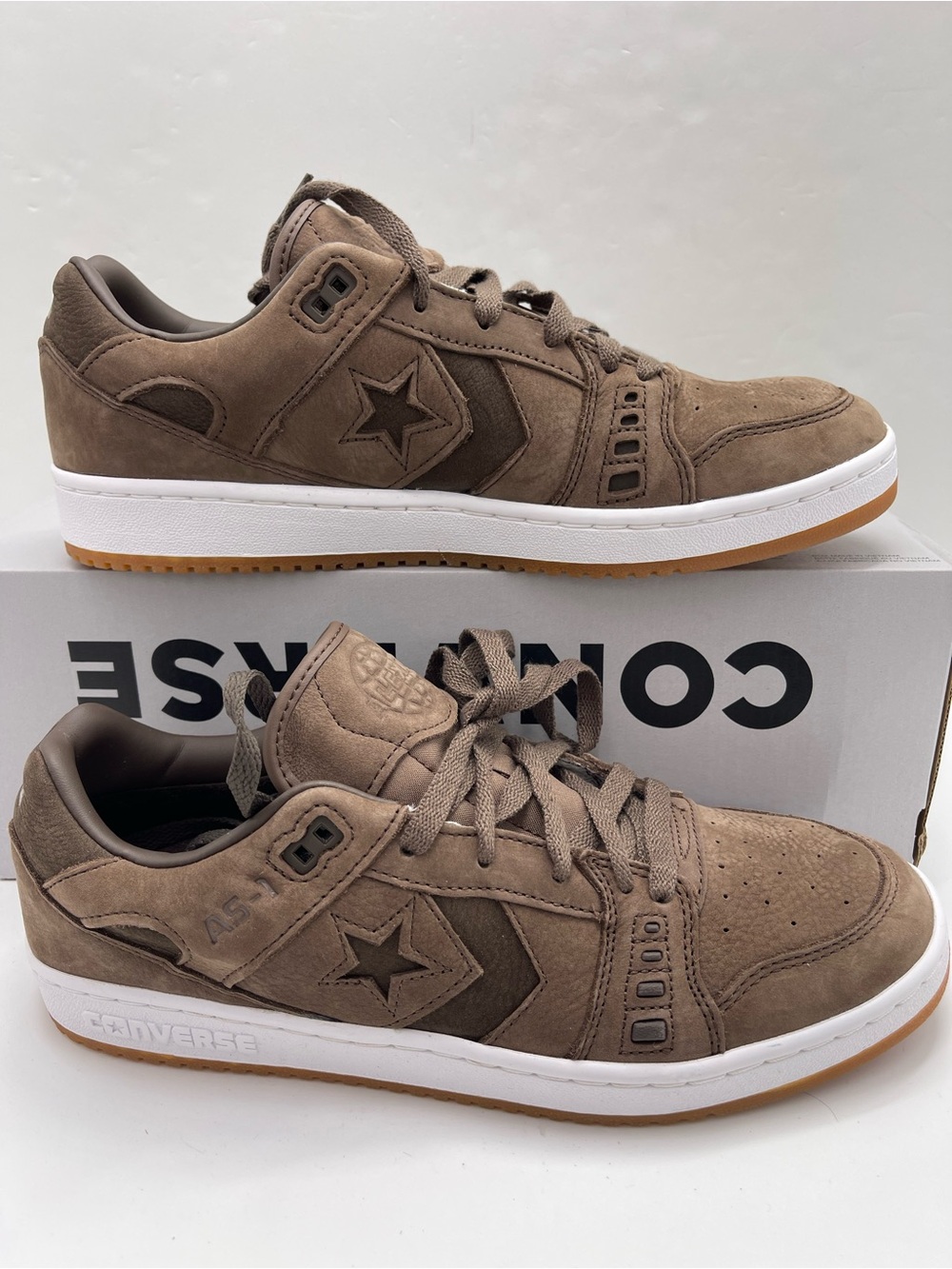 Converse Men’s A12340C
AS-1 PRO OX
DARK MUSHROOM/DARK CHOCOLATE Sneakers